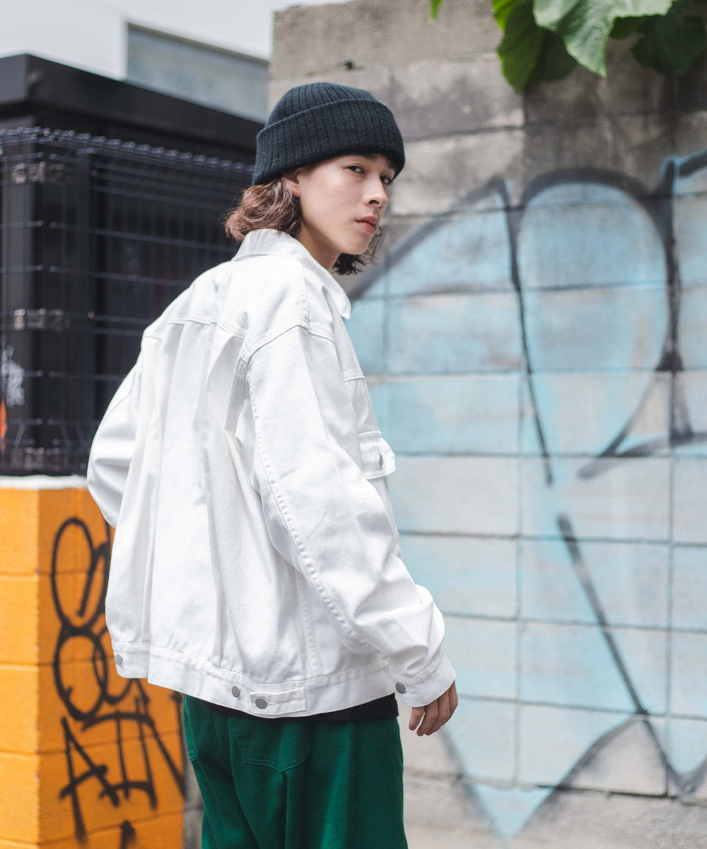 ホワイト モデル：174㎝ L着用