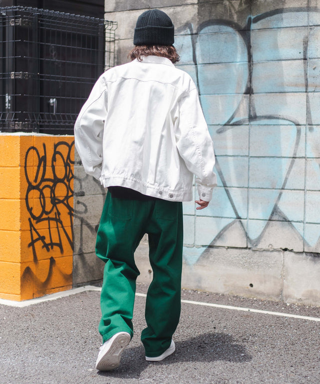 ホワイト モデル：174㎝ L着用