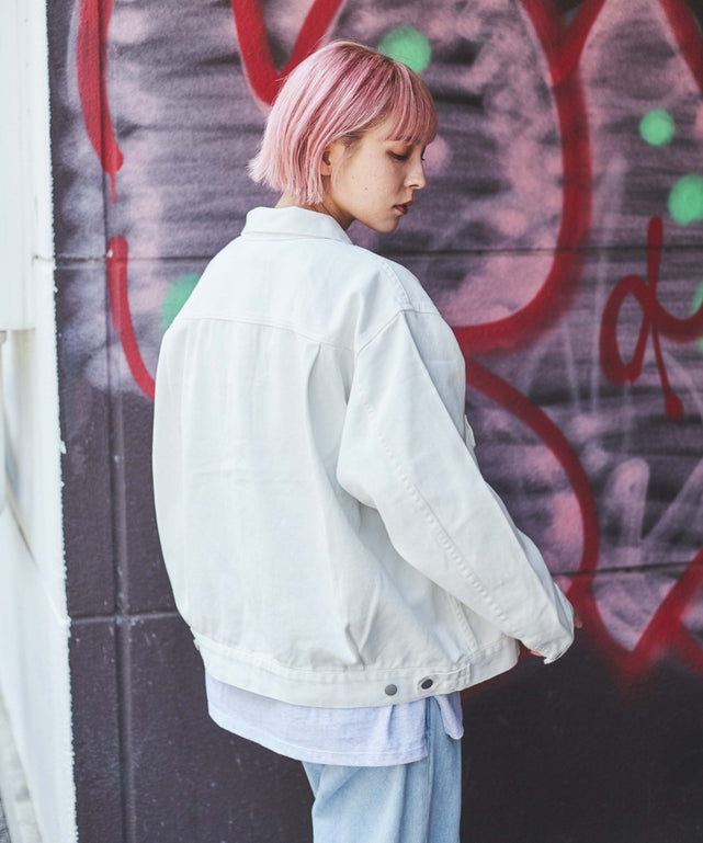 ホワイト モデル：170㎝ L着用