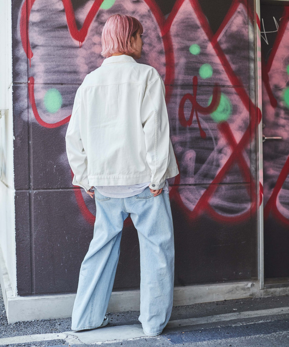 ホワイト モデル：170㎝ L着用