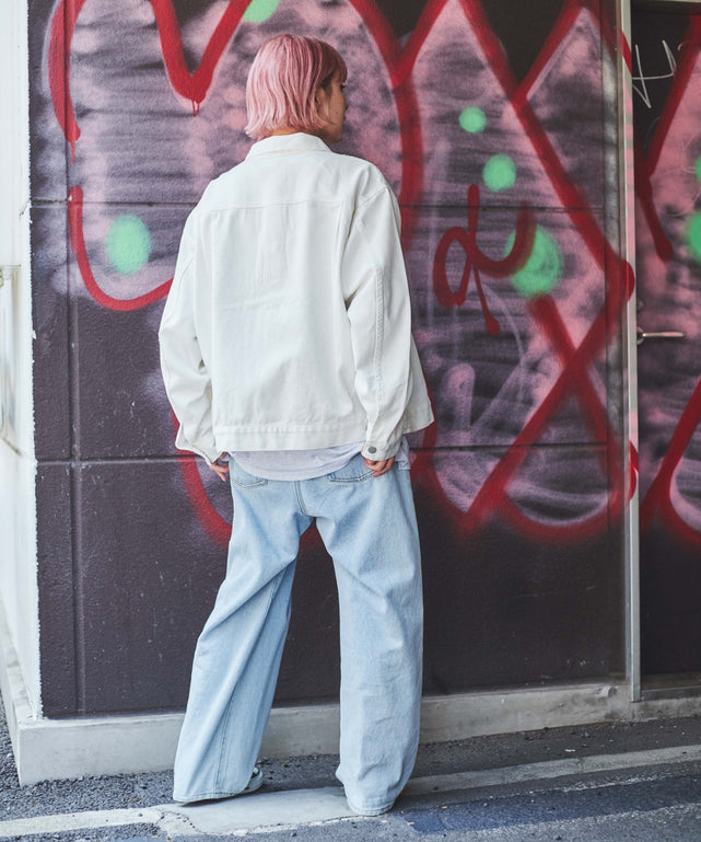 ホワイト モデル：170㎝ L着用