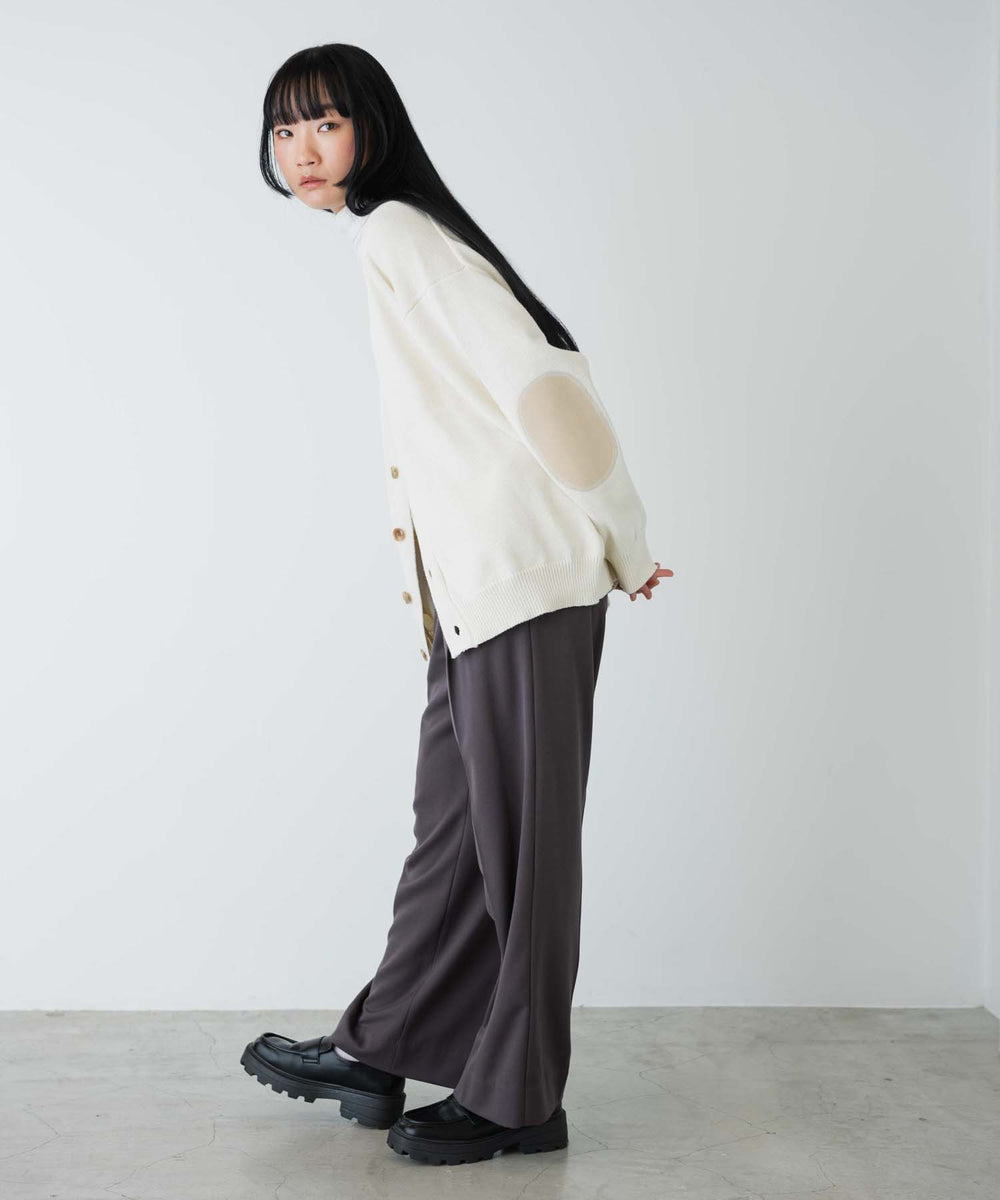 オフホワイト モデル：170cm M着用