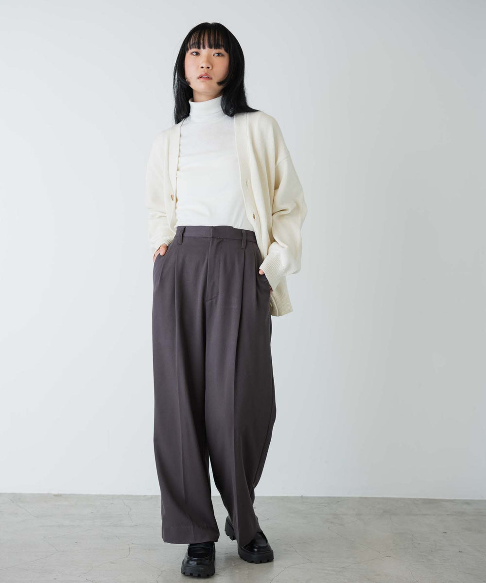 オフホワイト モデル：170cm M着用