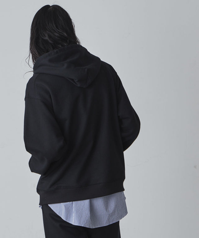 ブラック モデル：181cm M着用