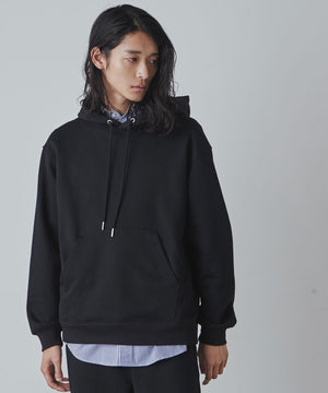 ブラック モデル：181cm M着用