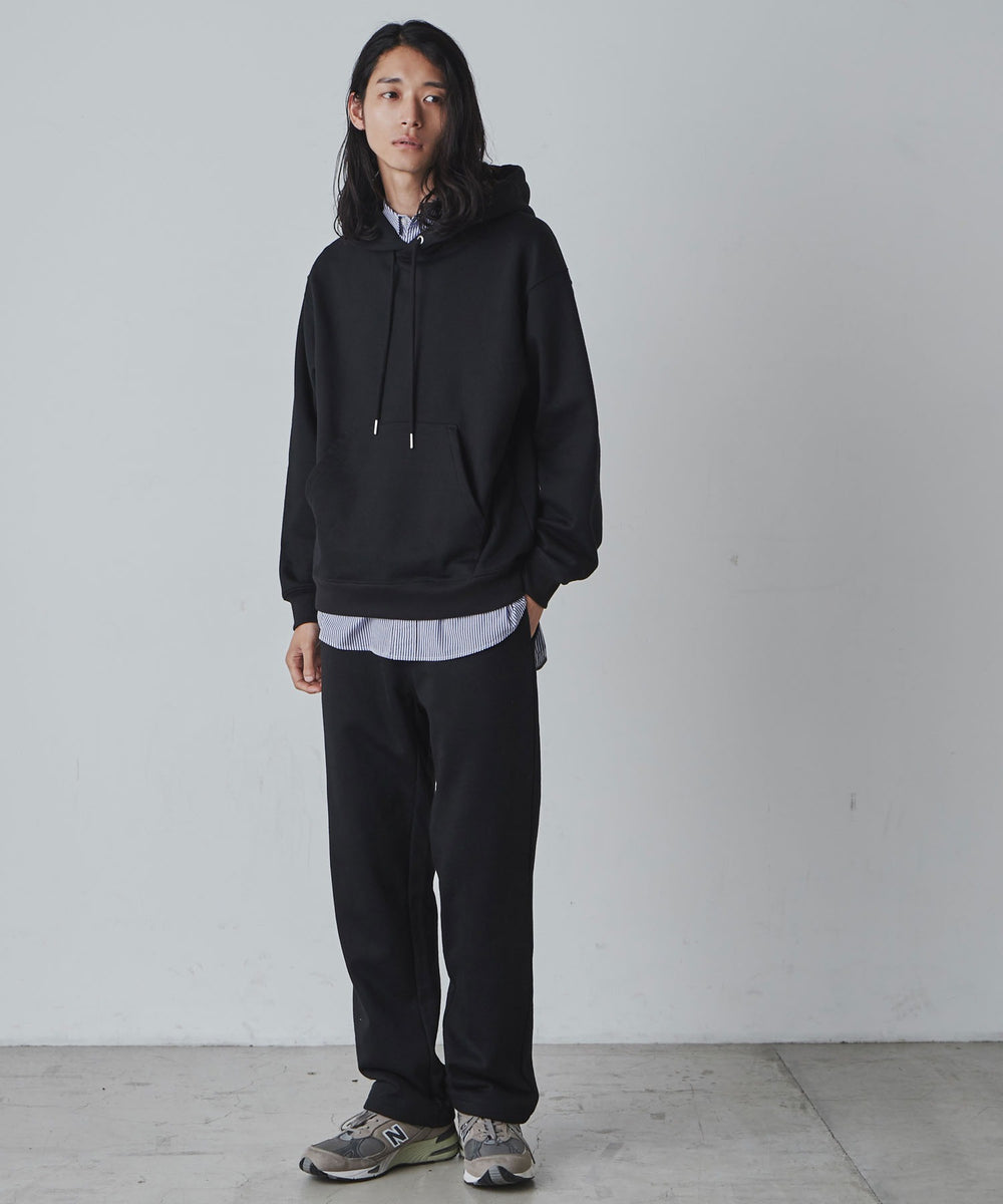 ブラック モデル：181cm M着用