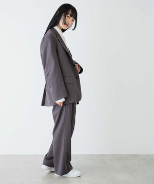 ブラックその他 モデル：170cm M着用