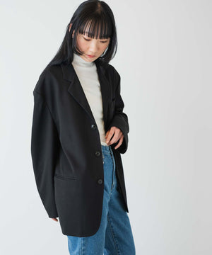 ブラック モデル：170cm M着用