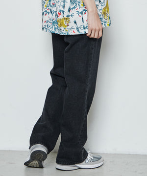 フレアデニムパンツ