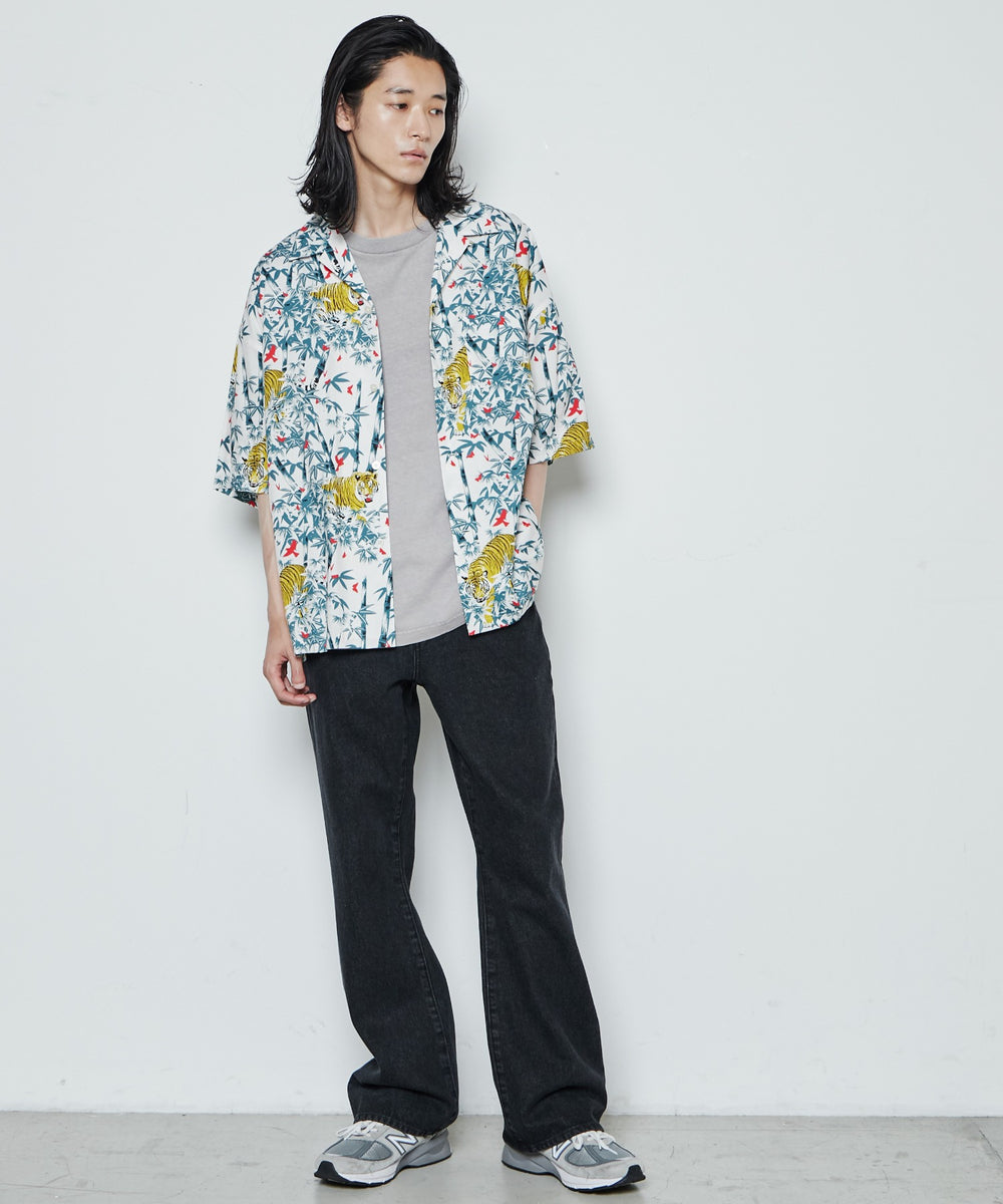 フレアデニムパンツ