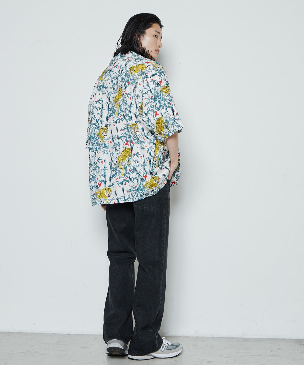 フレアデニムパンツ