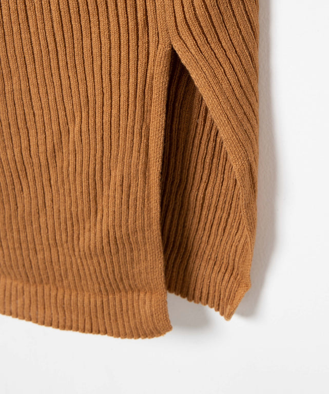 リブVネックスリットワンピース