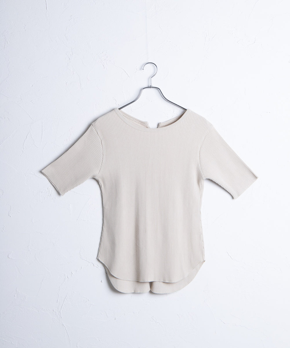 ライトベージュ